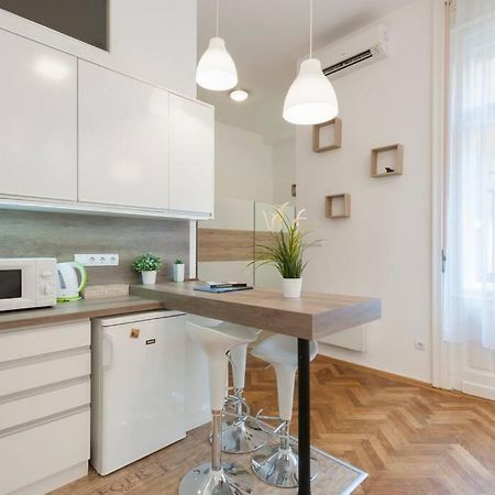 Szent Istvan Ter 4 Next To Basilica A 1 Bedroom Budapest Eksteriør billede