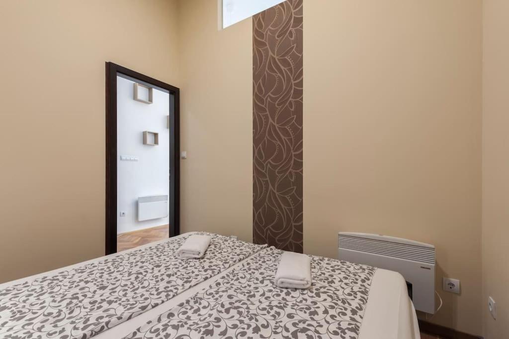 Szent Istvan Ter 4 Next To Basilica A 1 Bedroom Budapest Eksteriør billede