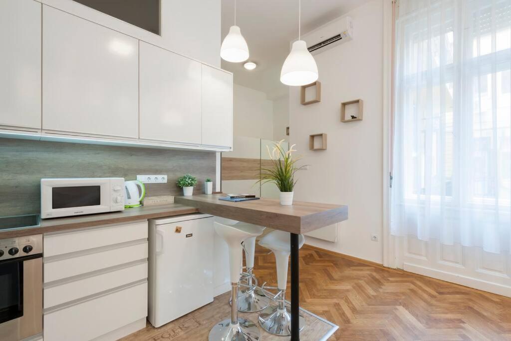 Szent Istvan Ter 4 Next To Basilica A 1 Bedroom Budapest Eksteriør billede
