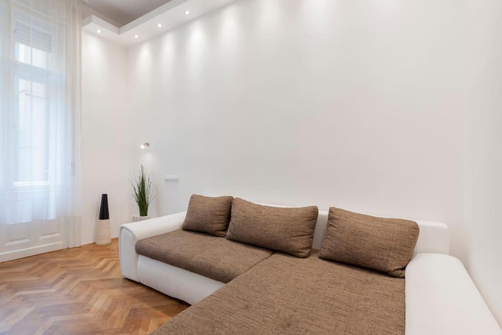 Szent Istvan Ter 4 Next To Basilica A 1 Bedroom Budapest Eksteriør billede